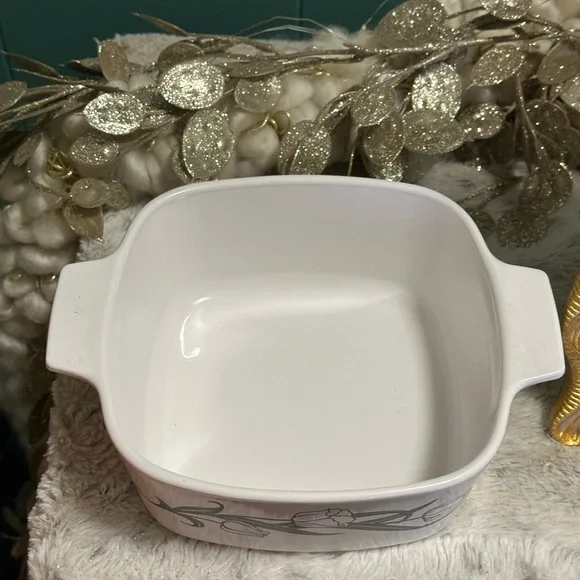 Vintage Corning Ware Lyric Black Tulips 1 1/2 Quart Casserole with Smoky Lid - Picture 6 of 6